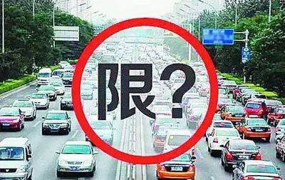 老司機(jī)哼著小曲兒開(kāi)著車，突然就出事了……